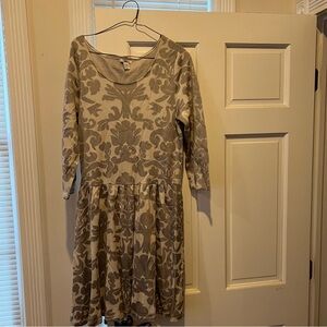 Bar 111    XLarge taupe paisley print dress